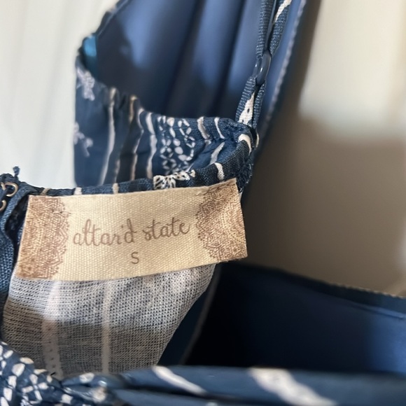 Altar’d state mini dress, barely worn size small - Picture 3 of 3